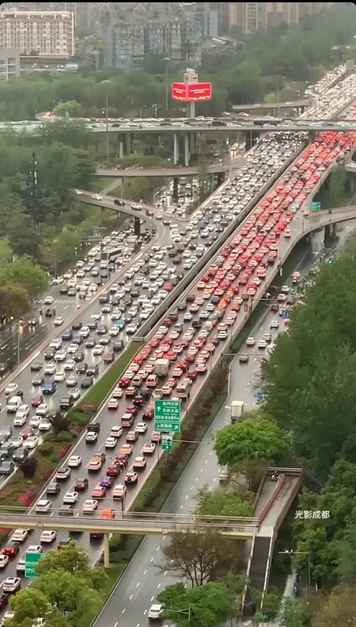 川a大军,气势磅礴. 4.28成都大堵车 4.29看全国各地堵车 4.