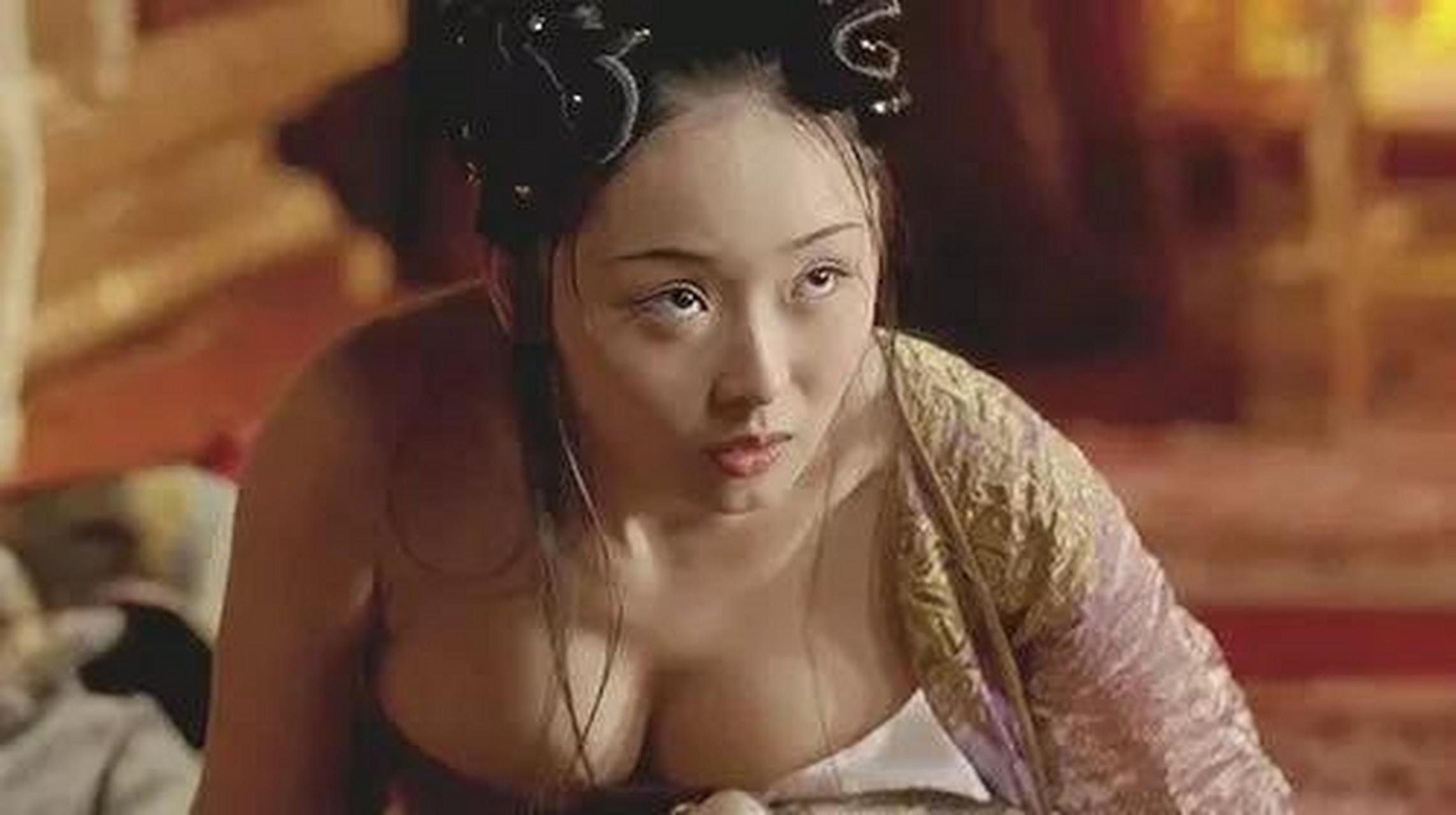 2006年,李曼凭借《满城尽带黄金甲》提名百花电影节最佳新人奖,成为新