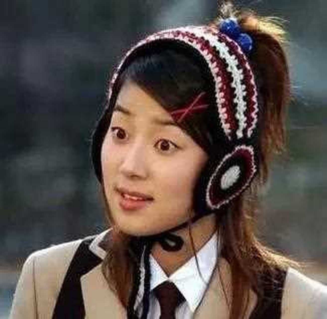 韩智慧的单眼皮长的真好看,女儿也和妈妈的表情一样,萌萌哒[赞同]