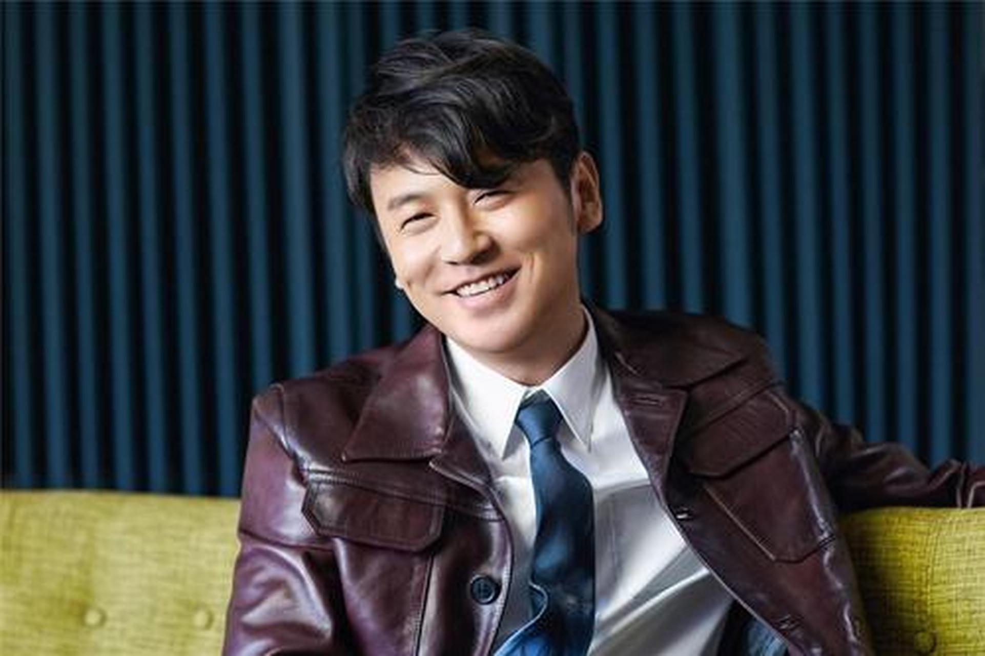 雷佳音对自己吹雪的那个表情还挺满意的,自己也经常拿出来调侃,觉得很