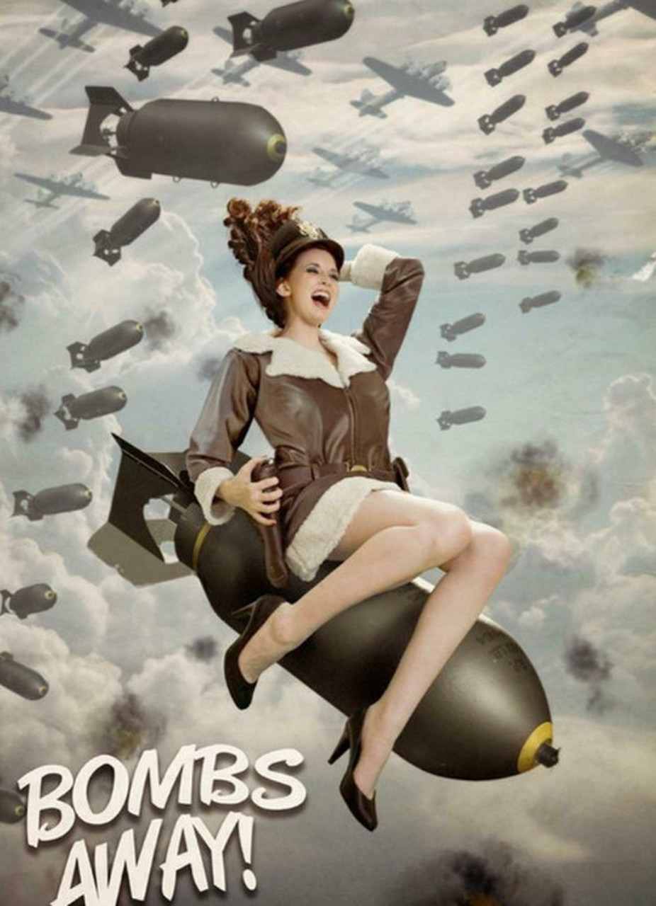 1942年,24岁的丽塔海华丝,当时被称为"爱之女神","画报女郎".