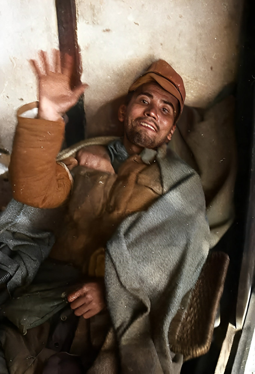 一群俘虏的小鬼子,1943年底常德会战,国军勉强取胜连俘虏都杀了不少小