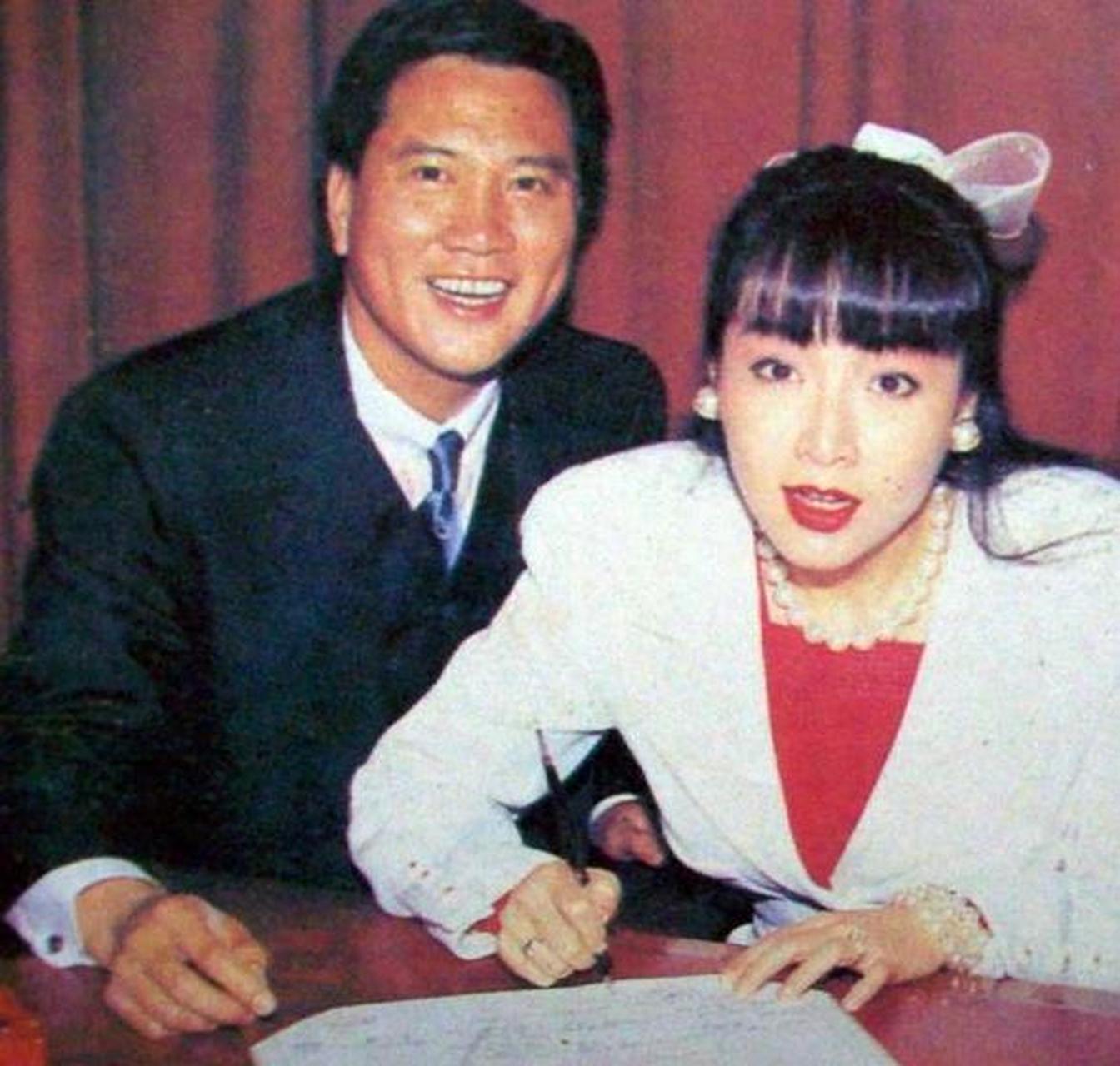 1984年,26岁的"苗翠花"恬妞闪婚嫁给了印尼富豪叶聪豪,结婚当晚