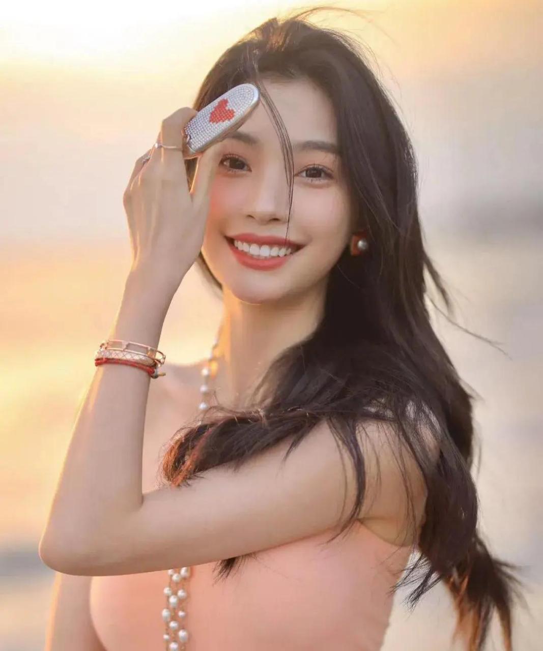 大美女易梦玲,曼妙身材,赏心悦目,肤白貌美,极品美女