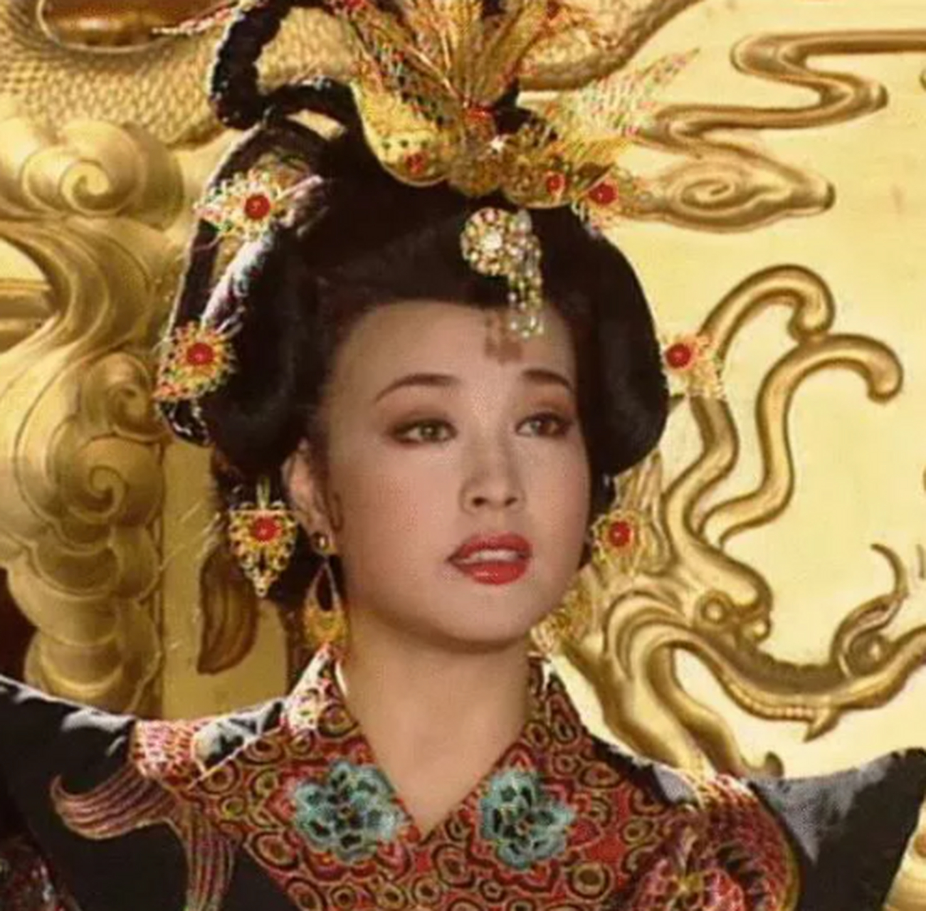 一天,官二代去了达奚盈盈家就再也没回来.