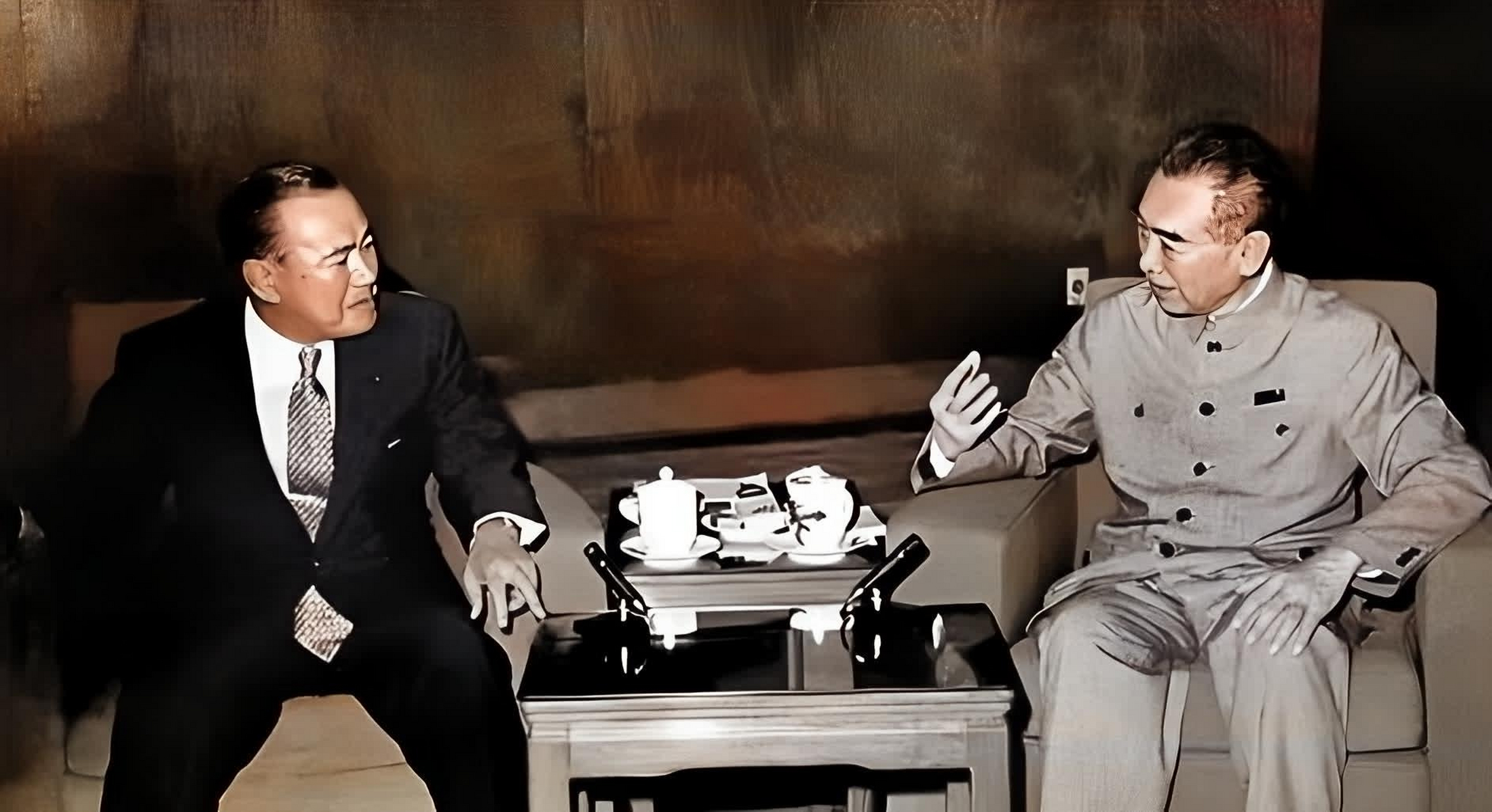 这张照片是前日本人首相·田中角荣1992年访华的罕见记录.