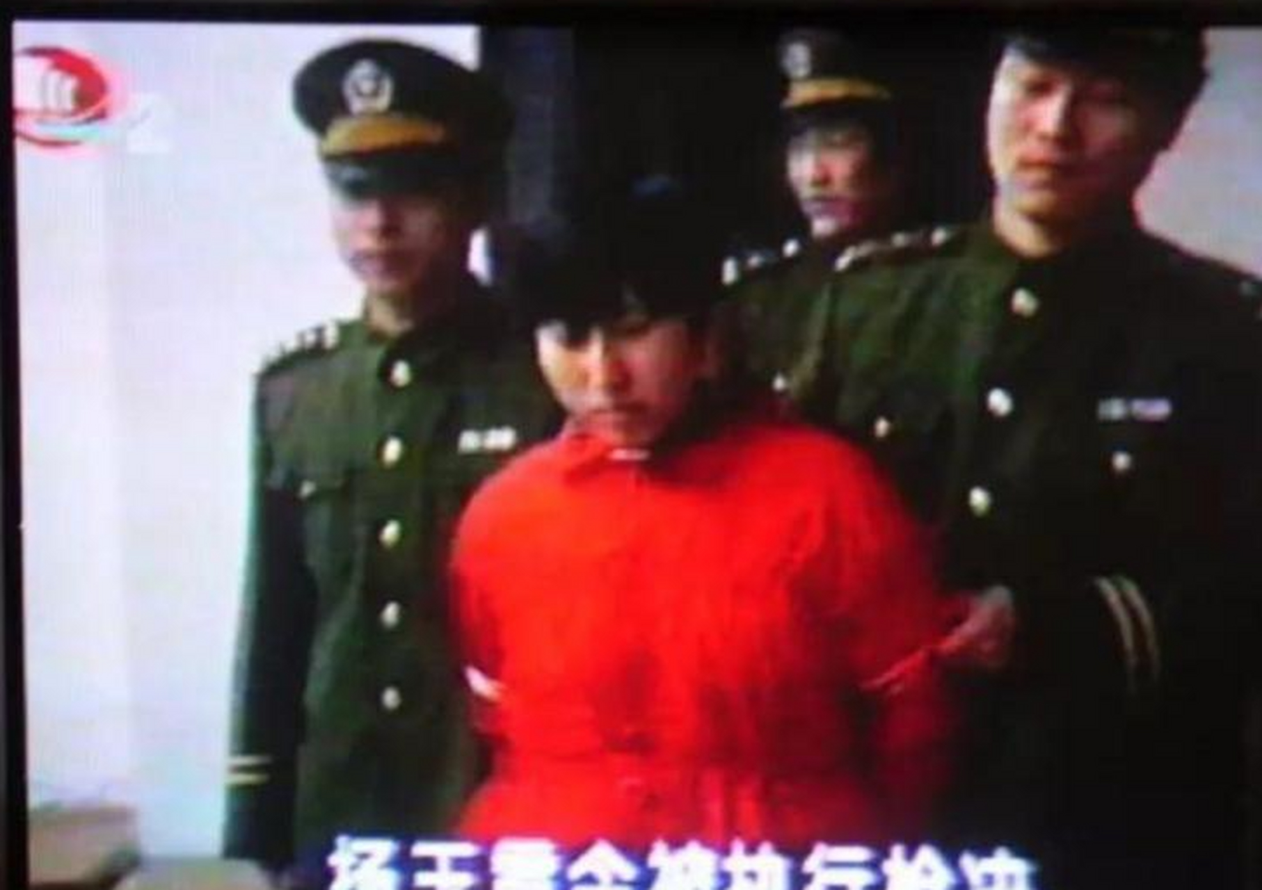 这个罪行是由于她不幸的婚姻关系所导致的.