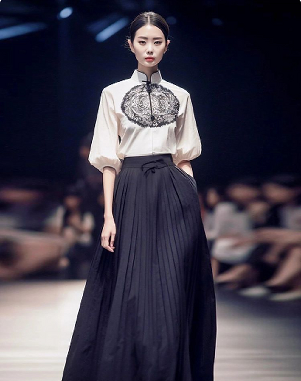 新中式套装有两种风格,一种是轻奢高级感的,另一种则是充满国风氛围的