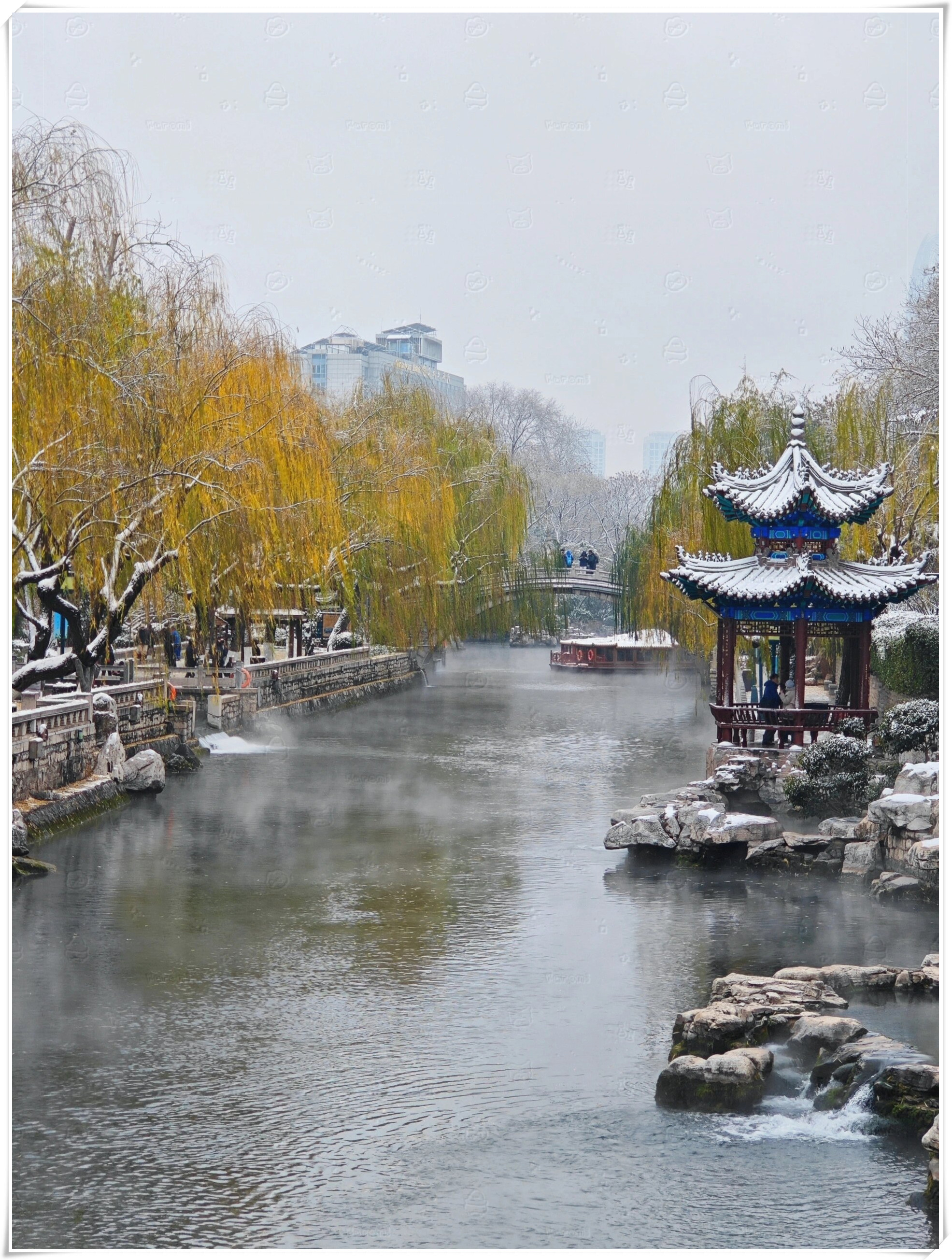 济南黑虎泉雪景图片