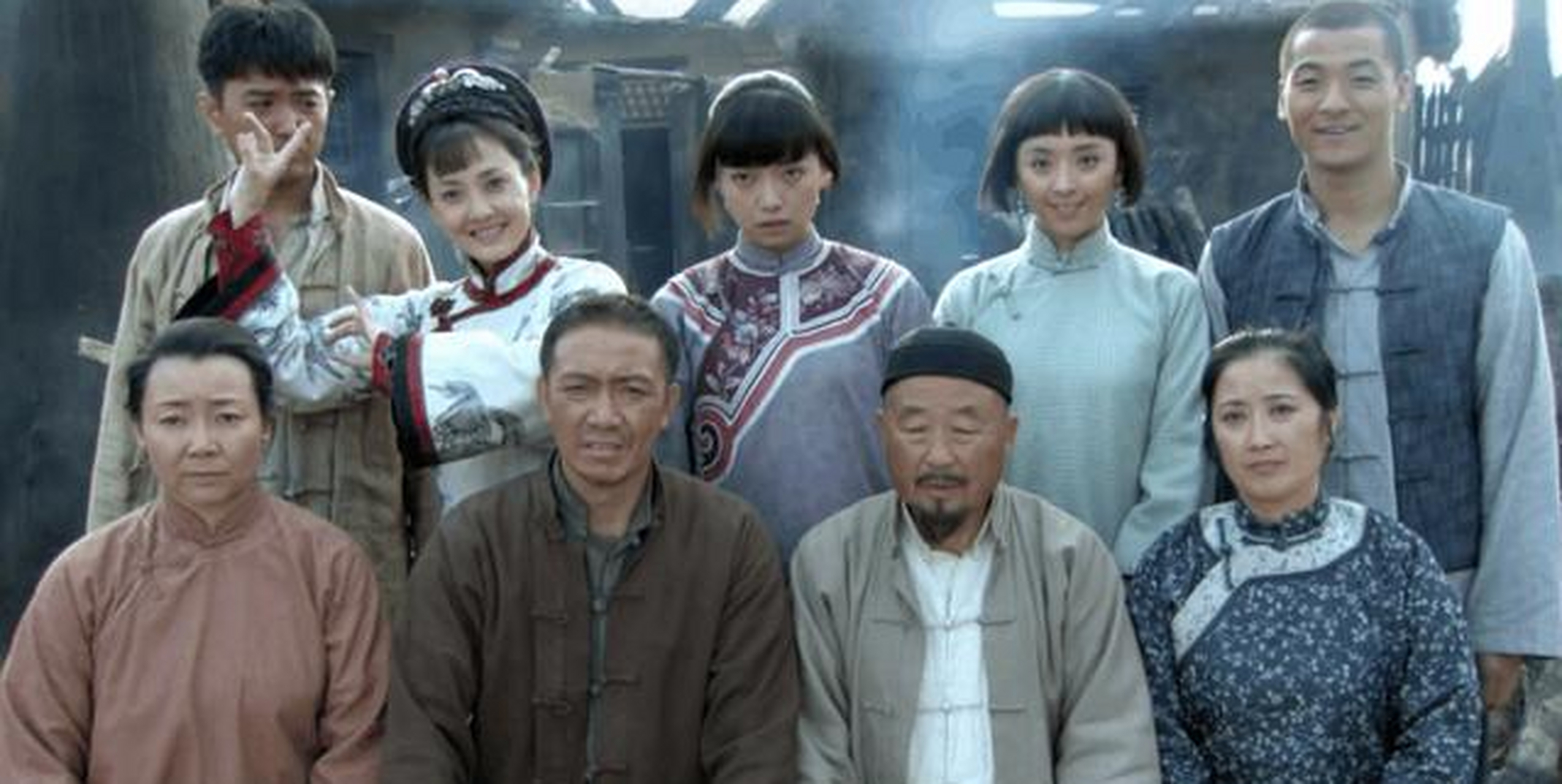 当年牛莉凭借《闯关东》朱传文媳妇一角深入人心,她将一个本是满清