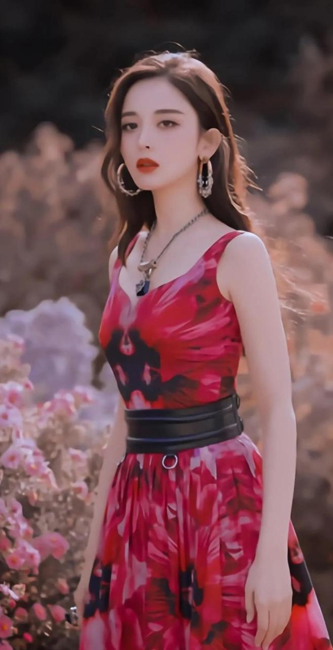 古力娜扎红裙性感写真
