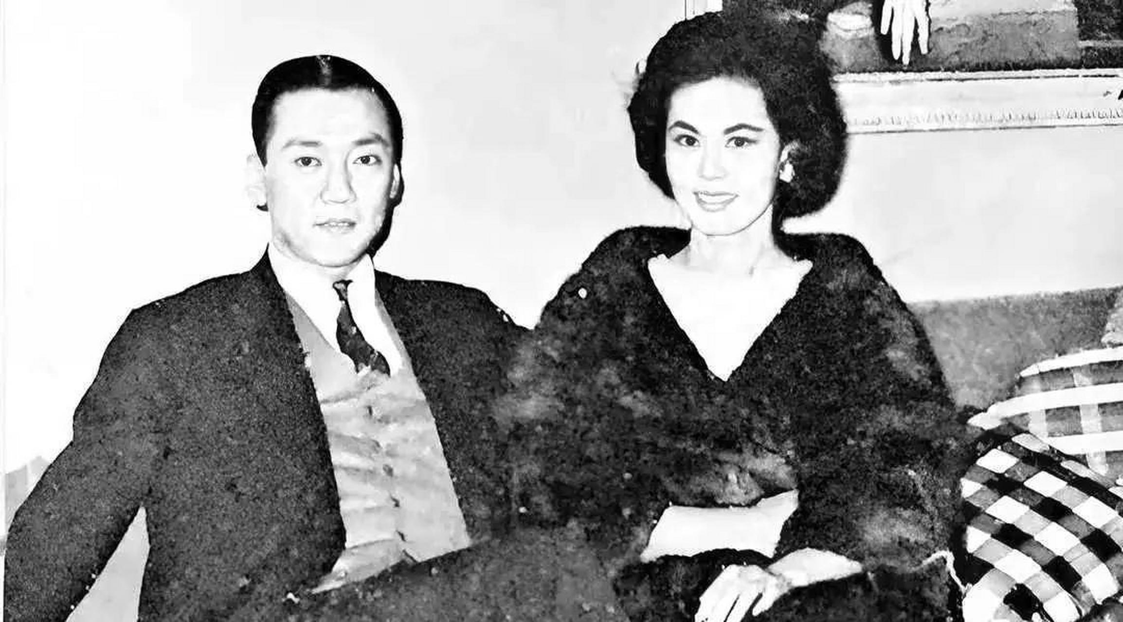 1960年代,香港著名电影明星林黛和丈夫龙绳勋的合影,夫妇俩都是颜值