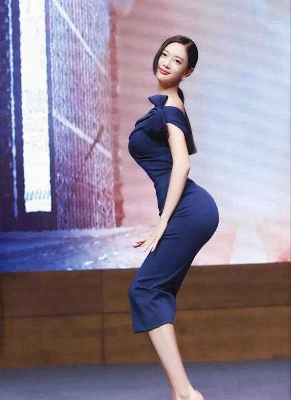 出演《唐人街探案3》的克拉拉,性感的身材,号称亚洲第一美女.