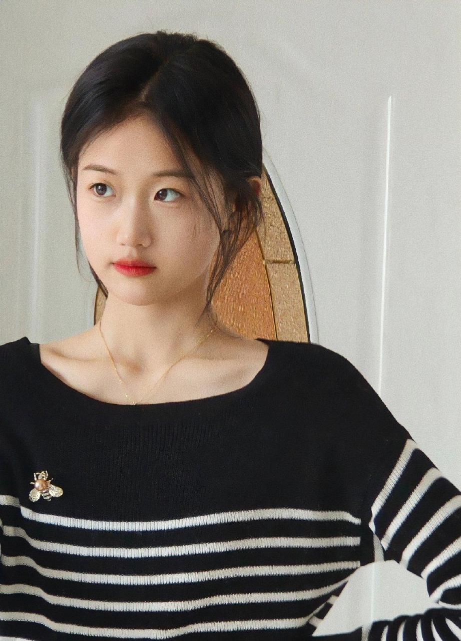 gif创作人# 韩一诺_ 07年 身高174 2025届艺考生