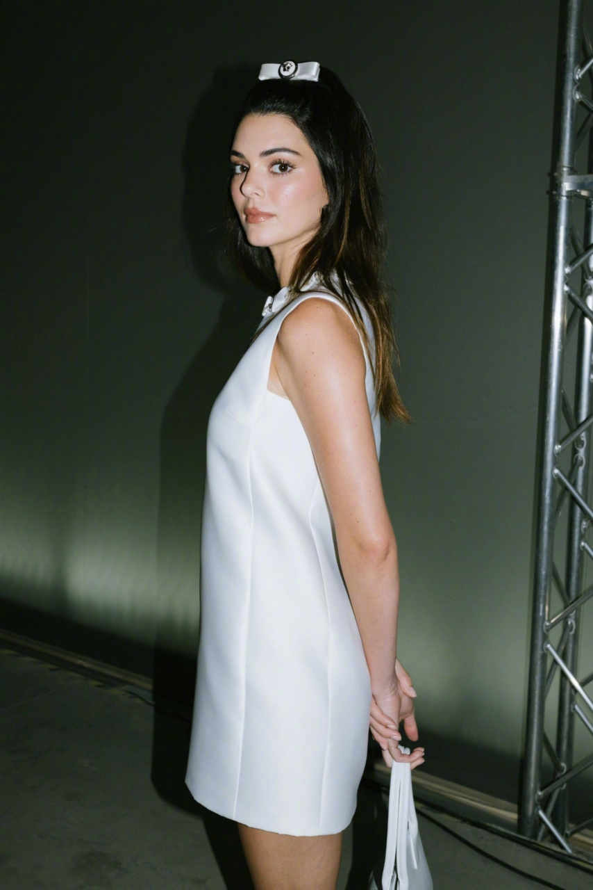 九月动态激励计划# 超模肯豆在米兰为versace大秀开场!