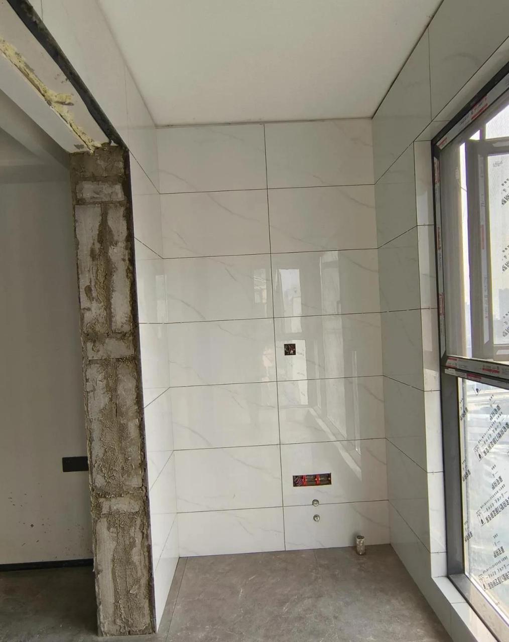 [熊吉]阳台墙面贴砖,真的会掉吗?