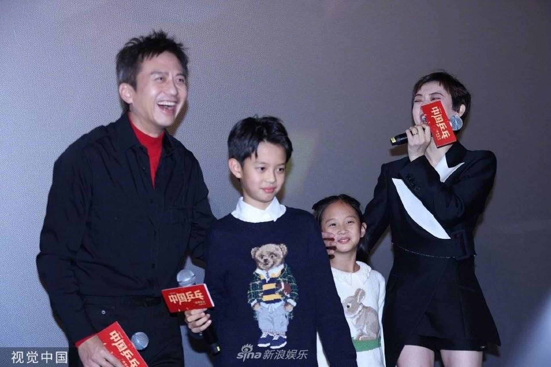 邓超孙俪带等等小花在上海逛街 一家四口温馨有爱