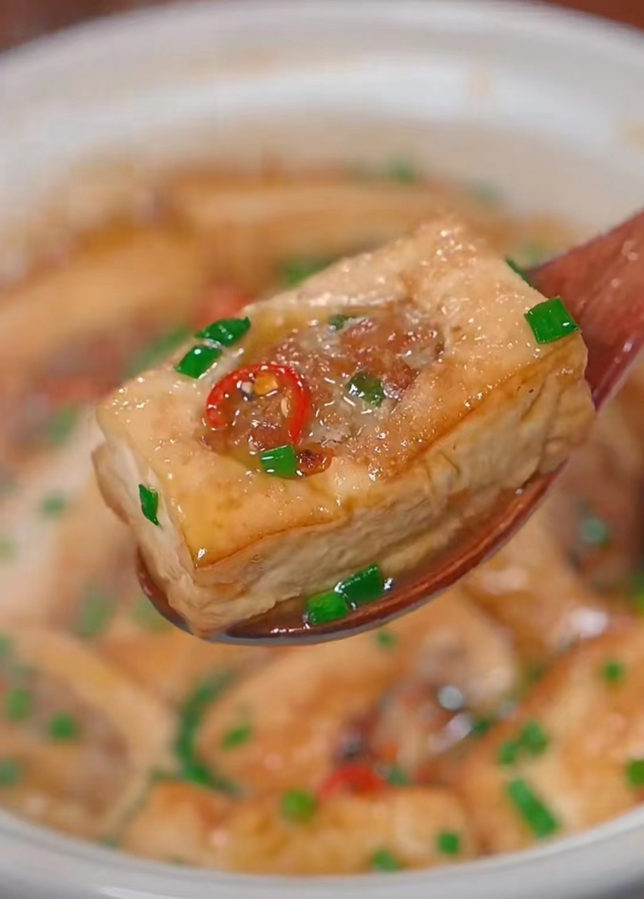 肉酿豆腐鲜嫩可口,五花肉炒油豆腐鲜香不腻,拿你的鱼肉我也不换!