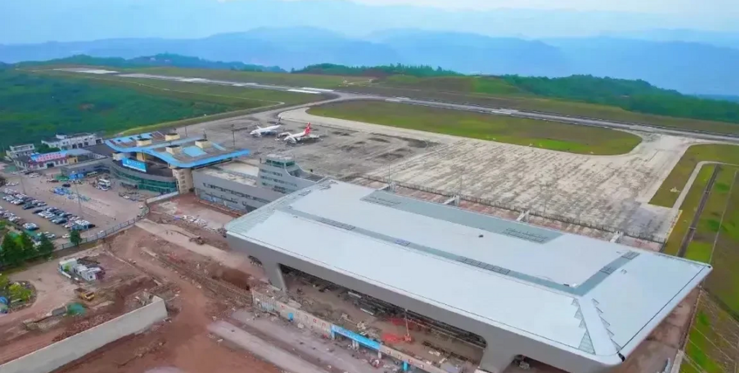 万州五桥机场t2的规模还是太小了,一直号称重庆第二大机场,而且还要