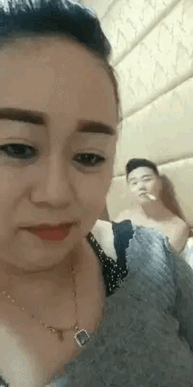 阿姨我也不想努力了,应该怎么喊,阿姨,大妈,宝贝?