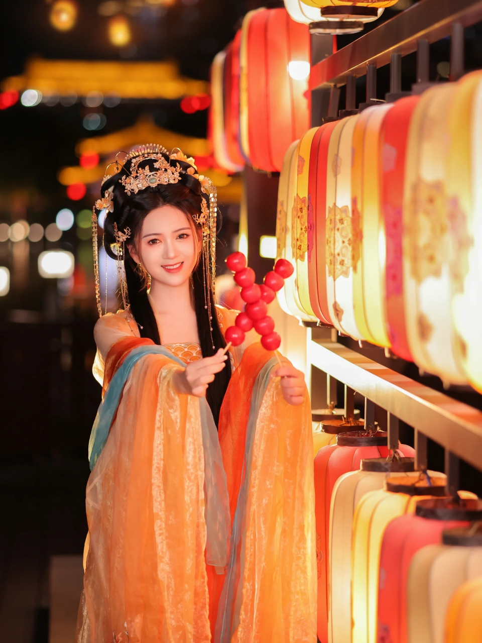 这个假期我看谁还没体验过属于西安独有的汉服夜景  【大唐芙蓉园