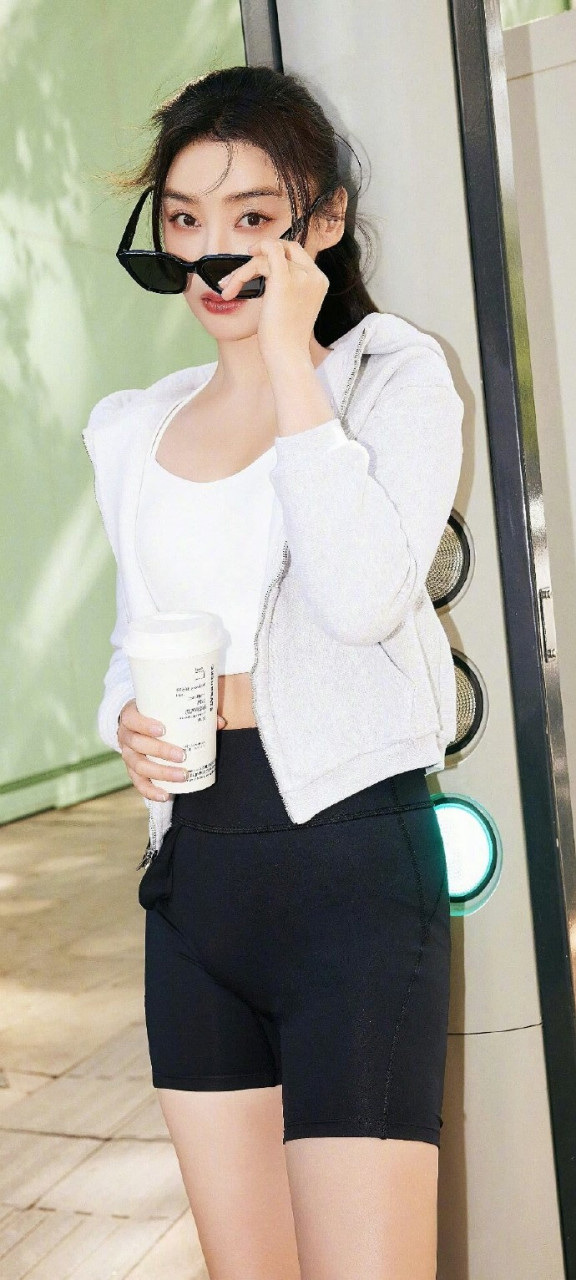 宝藏女星袁姗姗~ 牛仔裤和瑜伽裤真的是世界上最伟大的发明! #袁姗姗