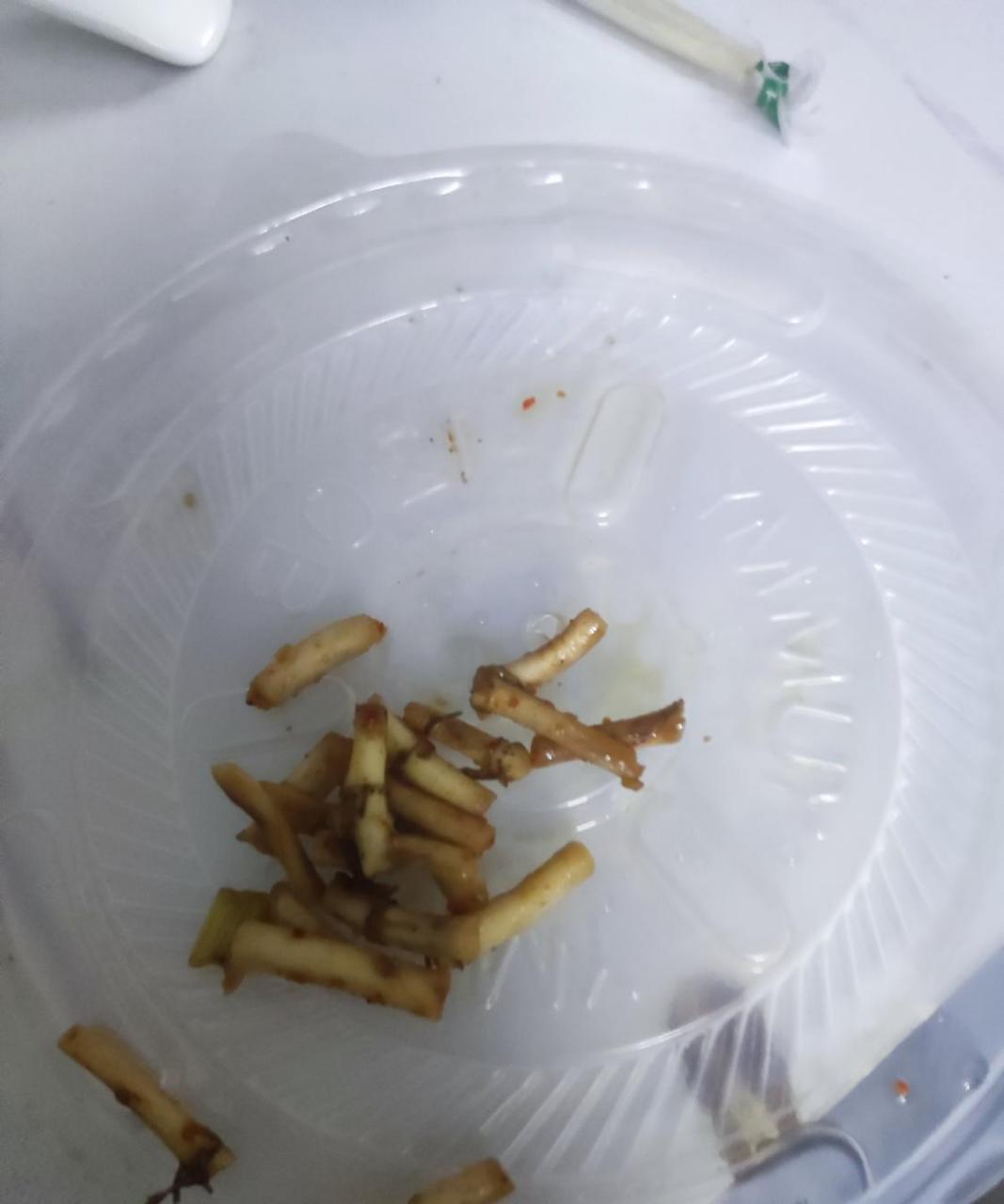 听说过鱼腥草臭,没想到这么臭,一股腐烂内脏味