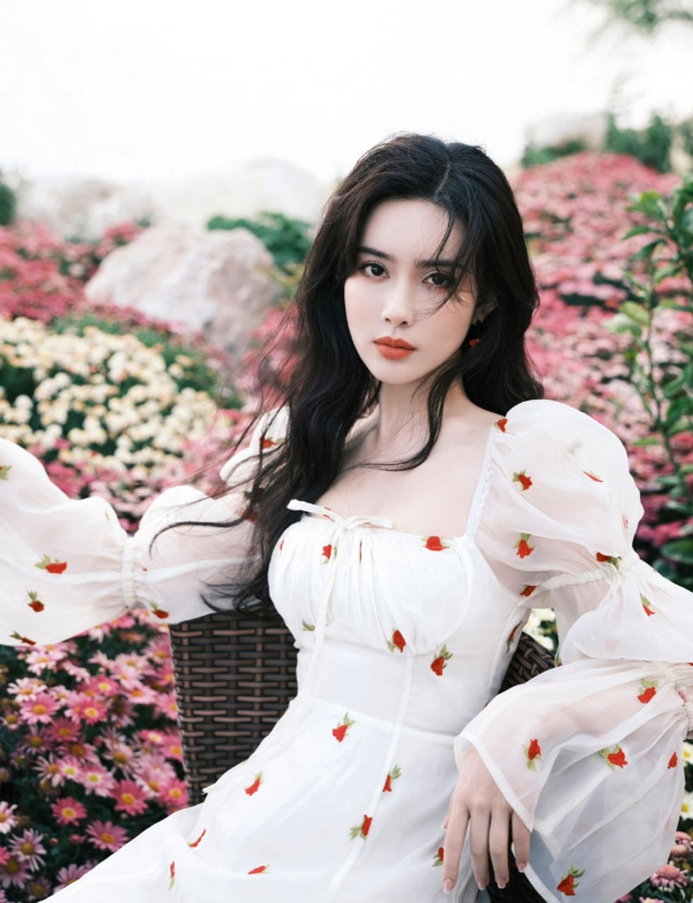 甜美可爱,楚楚动人的#孟子义# 貌美如花,性感优雅,仙气飘飘.