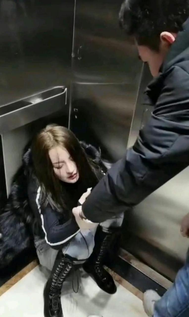 女同事喝醉了.你想带她回家吗?[问题]