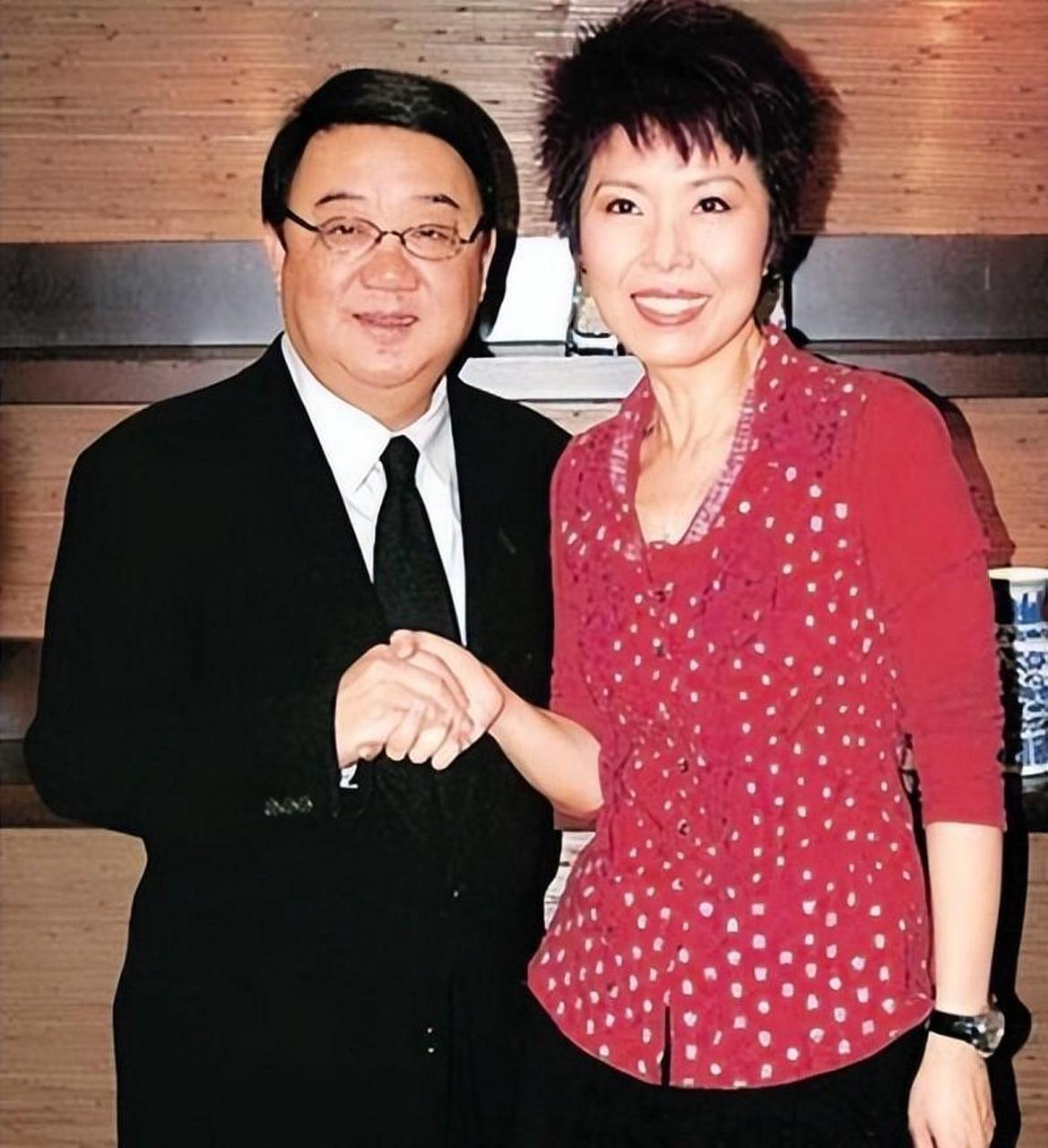 当一段异性婚姻因为对方的出轨导致分手,也许她的心