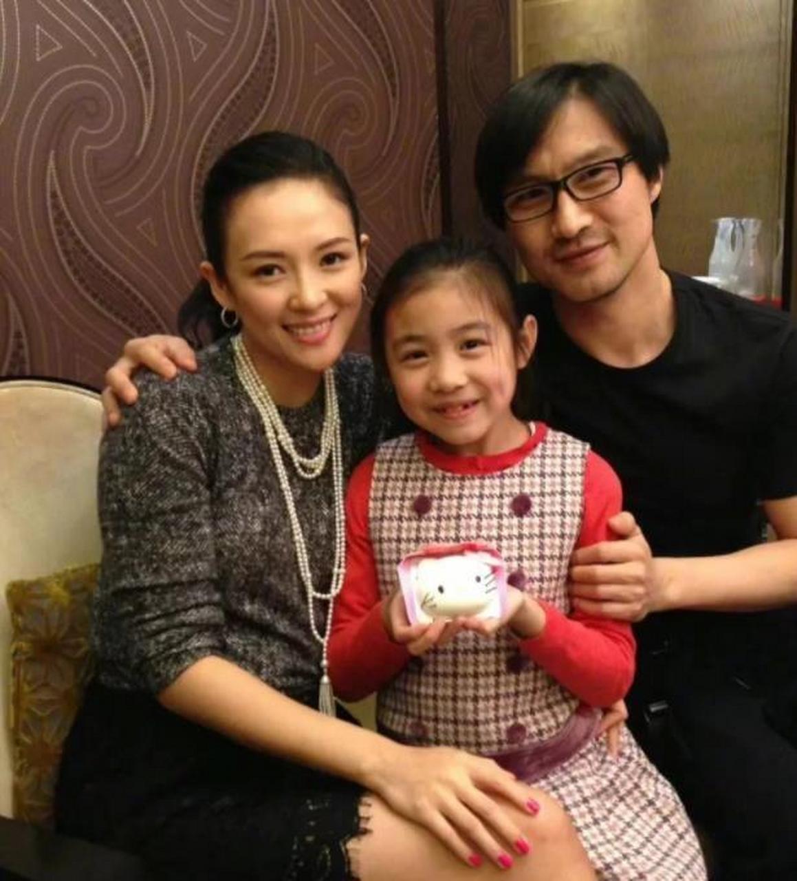 尽管葛荟婕和章子怡都是美女级别的,但从孩子身上就能看出基因的