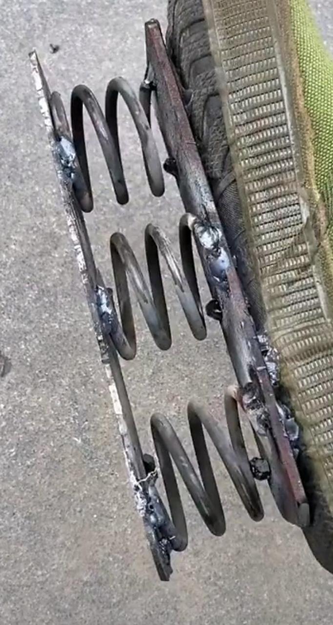 你们觉得这双鞋咋样?#搞笑# #搞笑趣味图