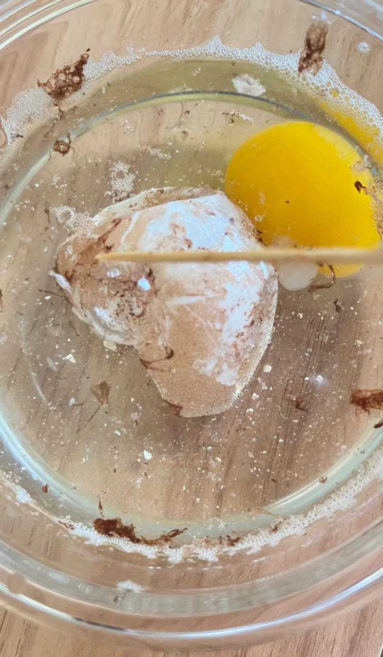 神奇的试验[圣诞老人] 女儿昨天问我有没有醋,她想做个实验,白醋泡