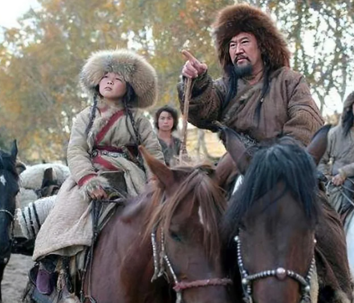 铁木真刚过门的妻子孛儿帖被篾儿乞人掳走,九个月后,铁木真救出孛儿帖