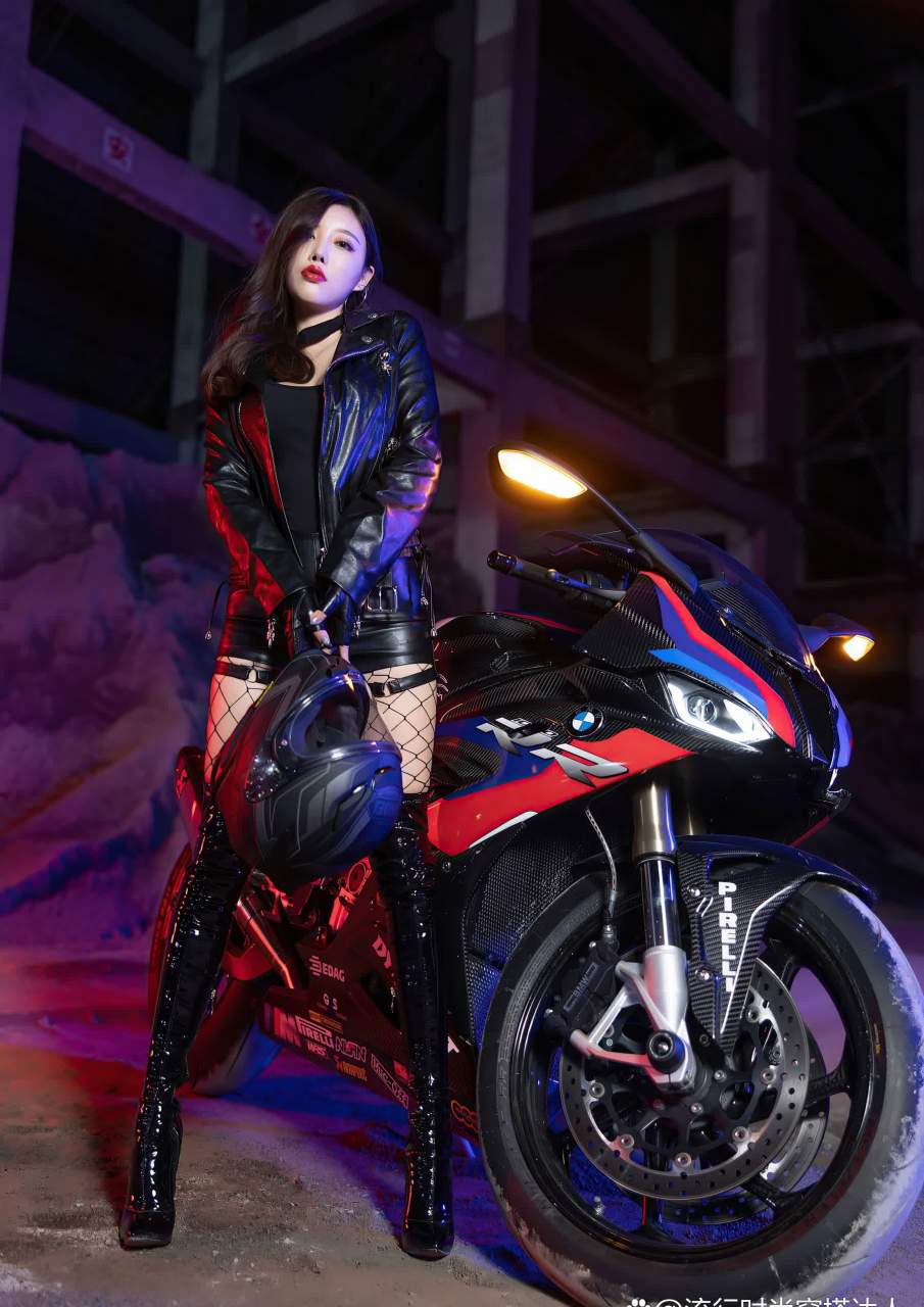 摩托车美女写真#百家肖星火计划##时尚写真