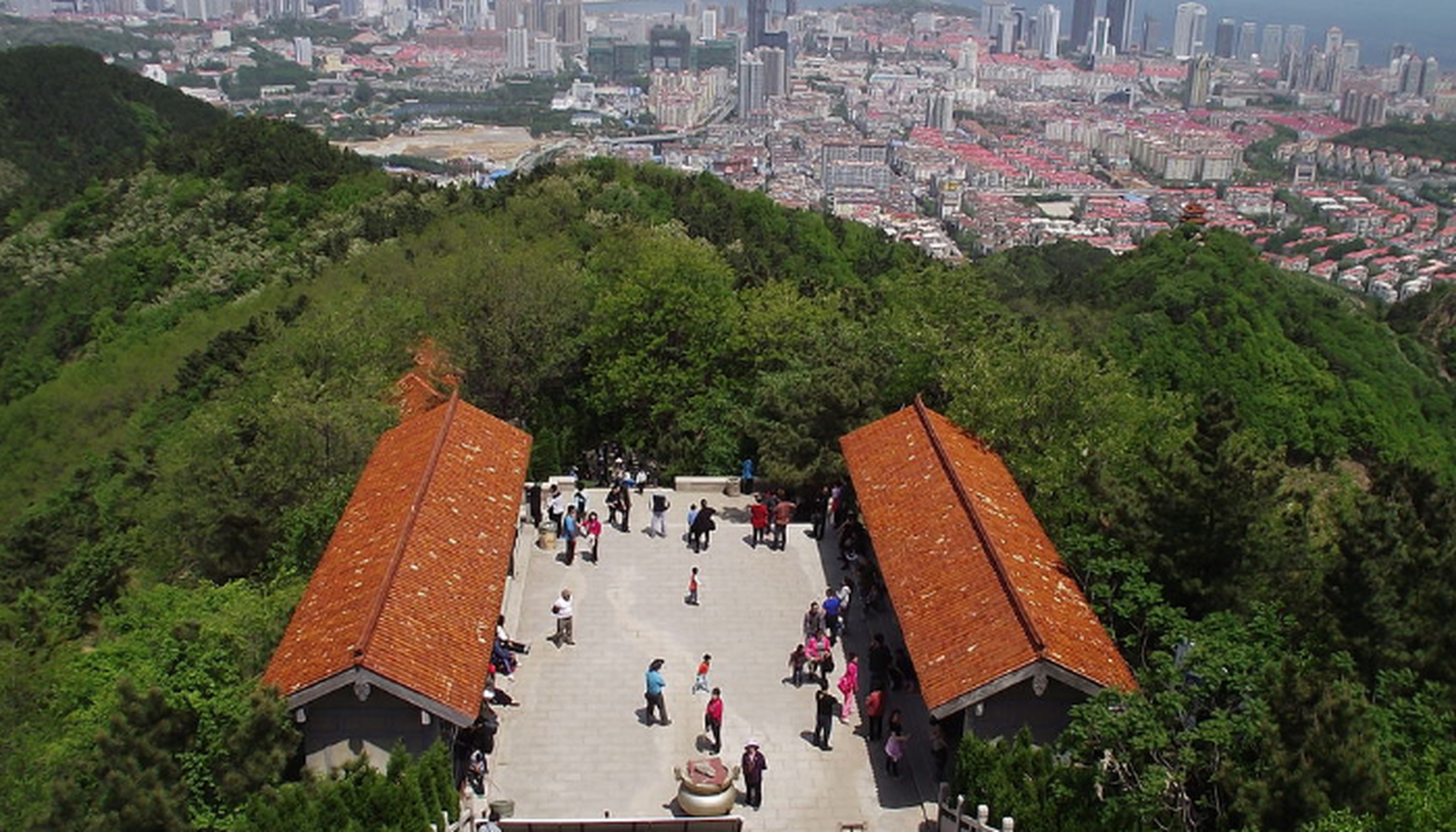 南山,(烟台·龙口市),南山位于中国生态环境最为优越的胶东半岛,为