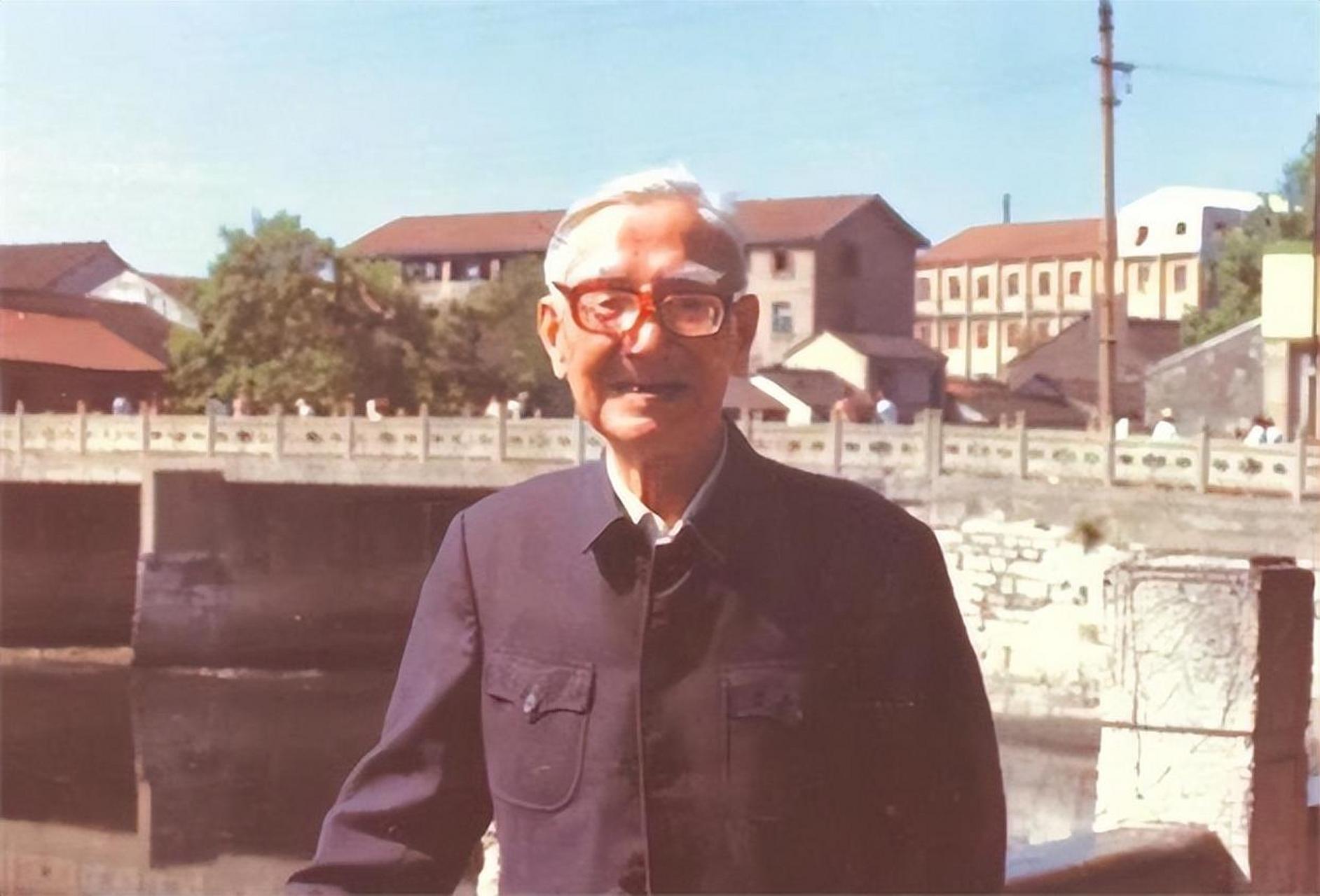 1979年,妻子戴传蕙尸骨未寒,茅以升就想续弦,但说出权桂云这个名字时