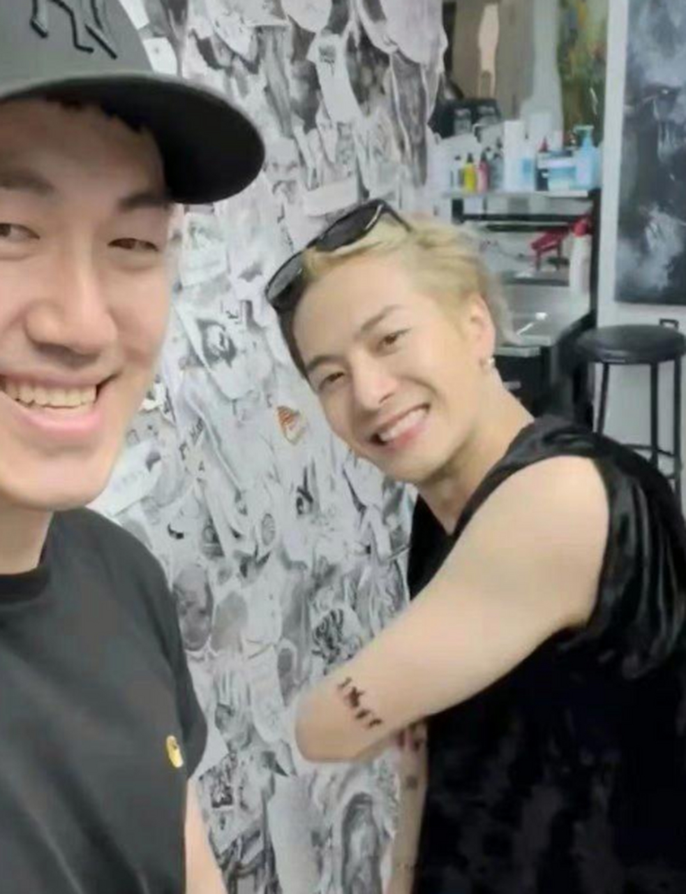 王嘉尔纹身西游记! 妥妥的文化输出.