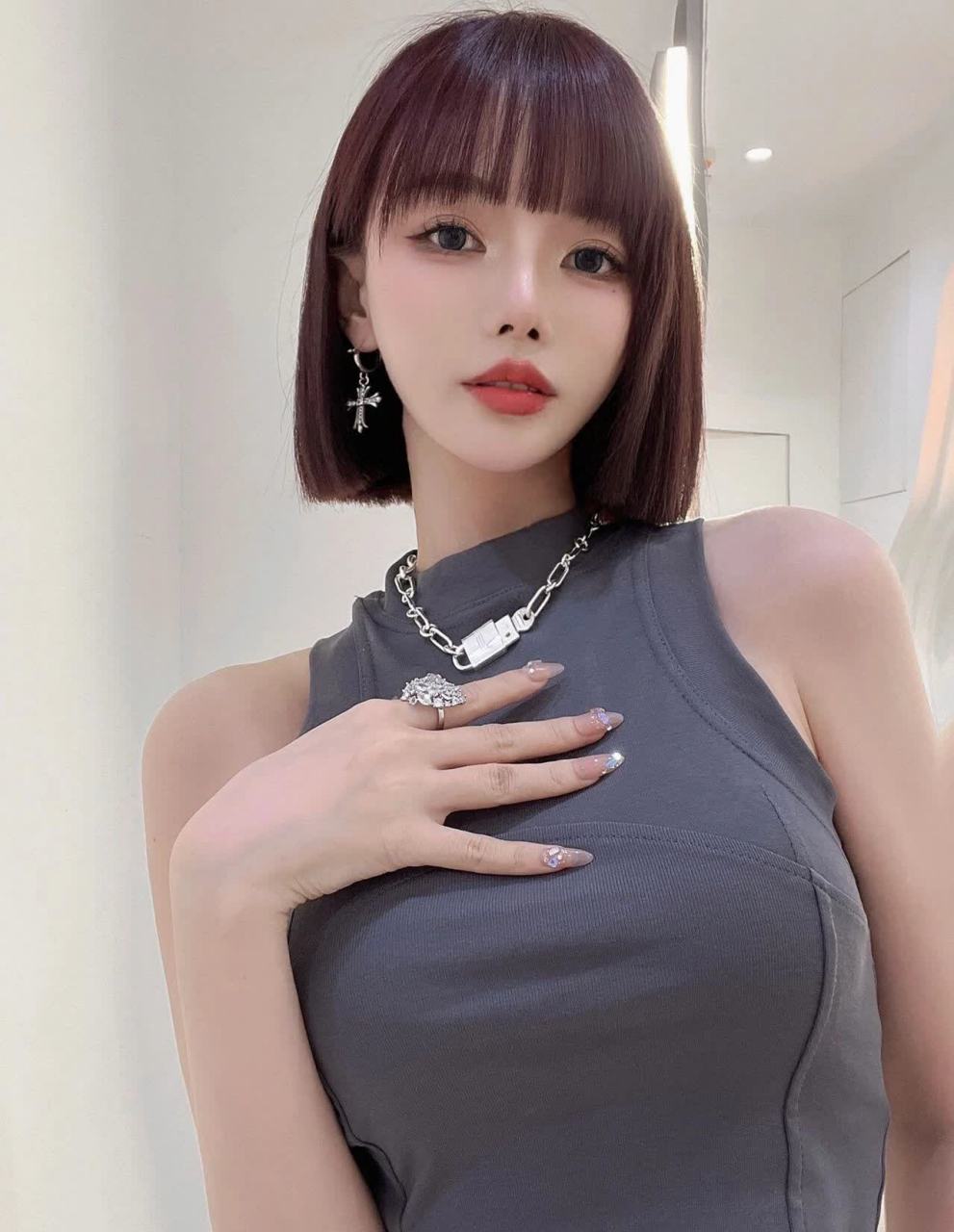 分享流行的超a短发   清新自然休闲的超a短发对于圆脸女生也很友 