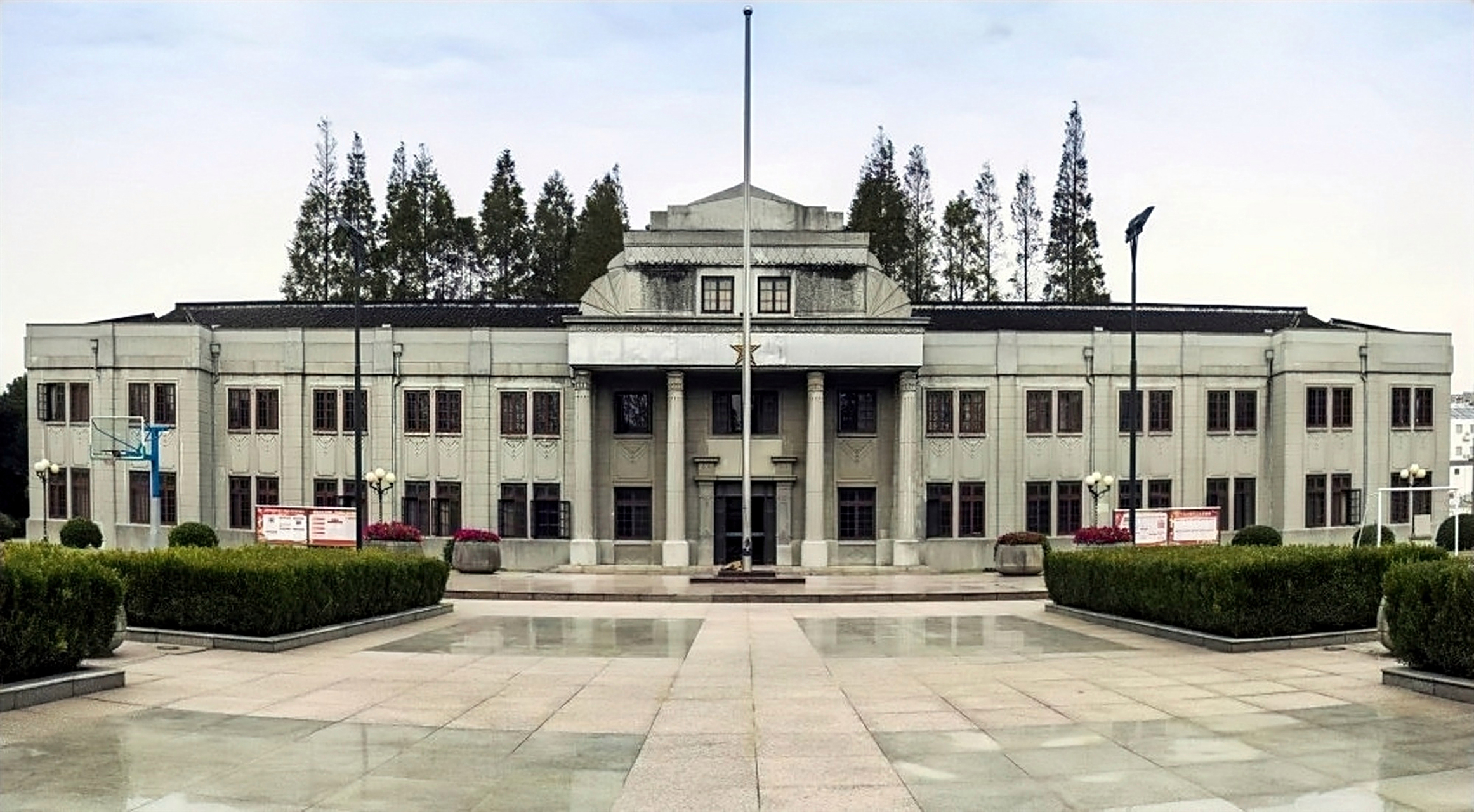 一九三十年代初,黑龙江虎林县公署各局办公处.