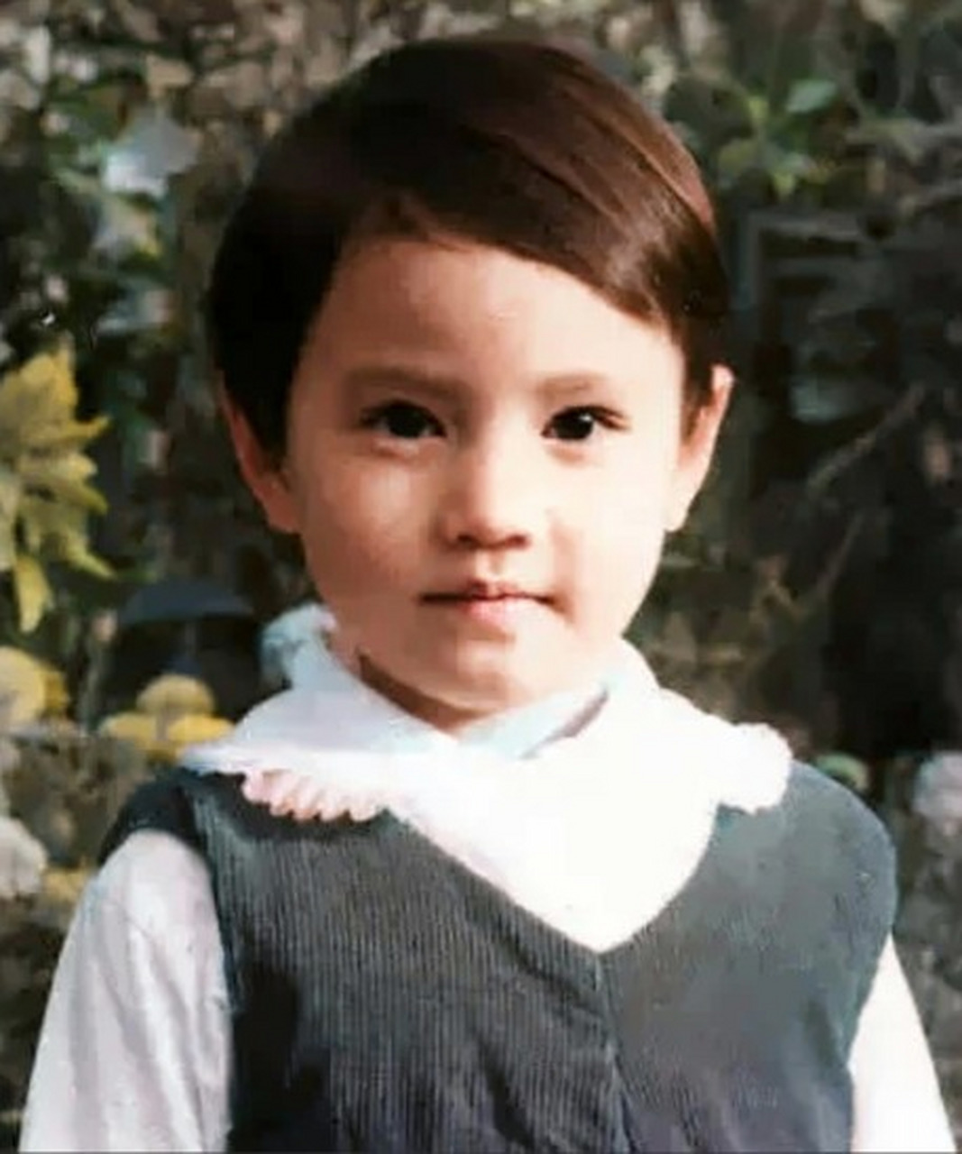 1971年,31岁的李小龙这八块腹肌令无数人羡慕,旁边这位娱乐圈的富家