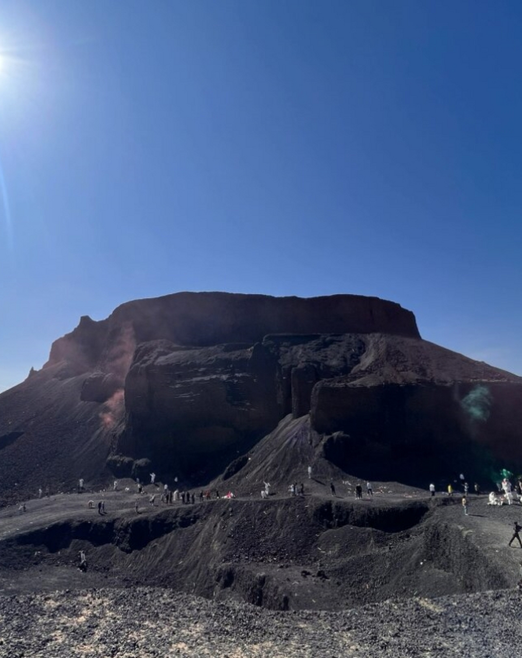 乌兰哈达火山,劝退攻略  乌兰哈达火山地质公园位于乌兰察布市,涵盖了