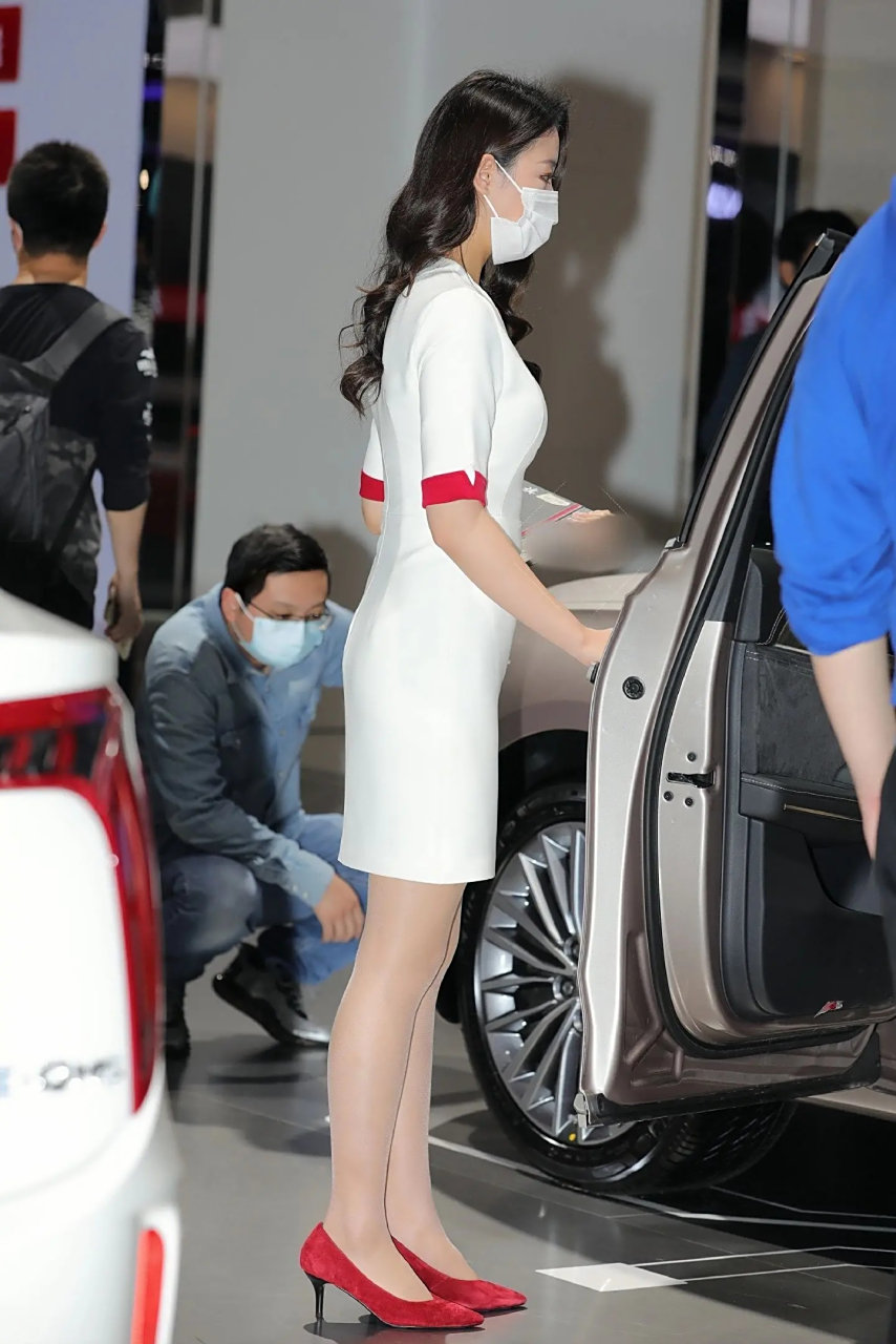 很哇塞的职业装肉丝礼仪小姐姐