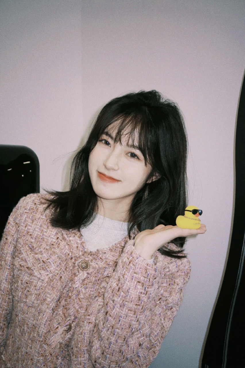 可爱美少女 乔本小月(某音:水冰月)