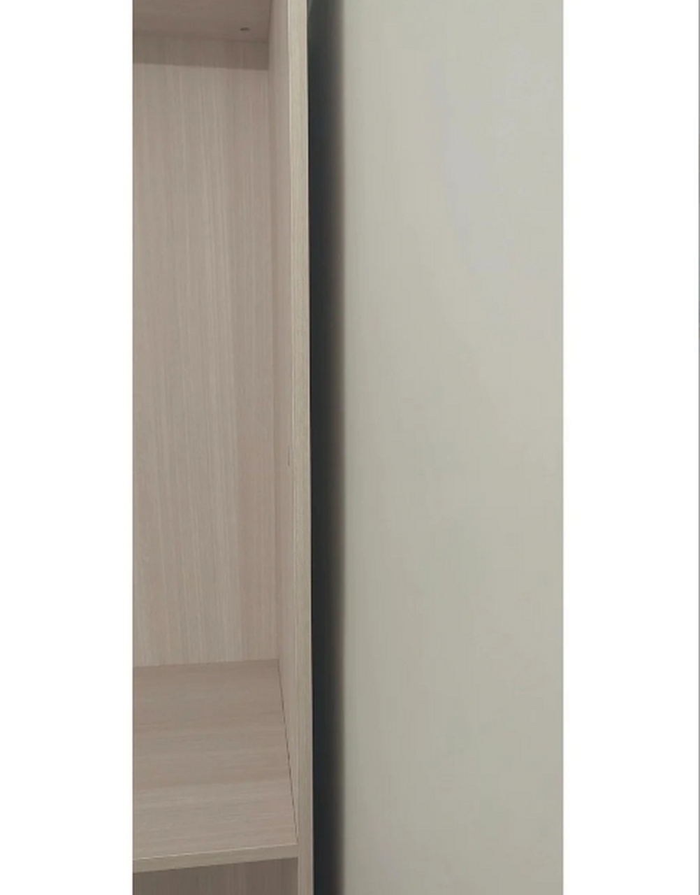 我理解的是严丝合缝 这样都留出那么大的缝隙后期用挡板来遮几个意思