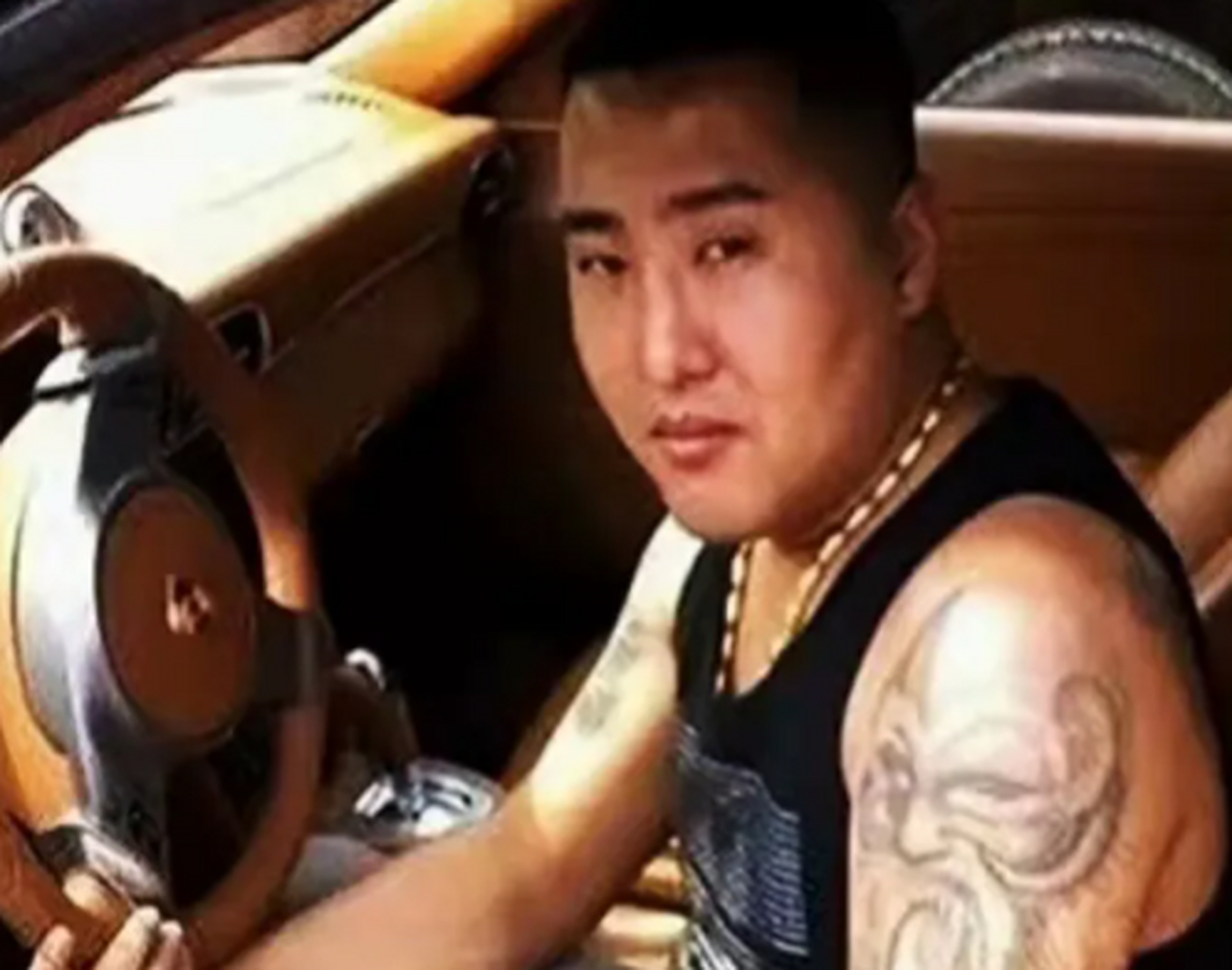 里面有四大花魁,本身这榆树大哥徐大伟就得意这个丁浪蹄子啥的,这正好