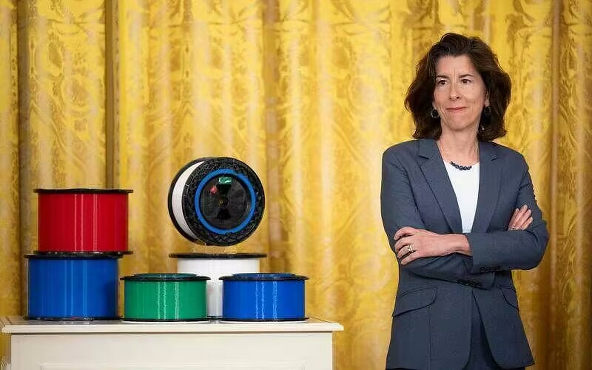 知情人士称,美国商务部长雷蒙多计划8月下旬访问中国,但目前还不清楚