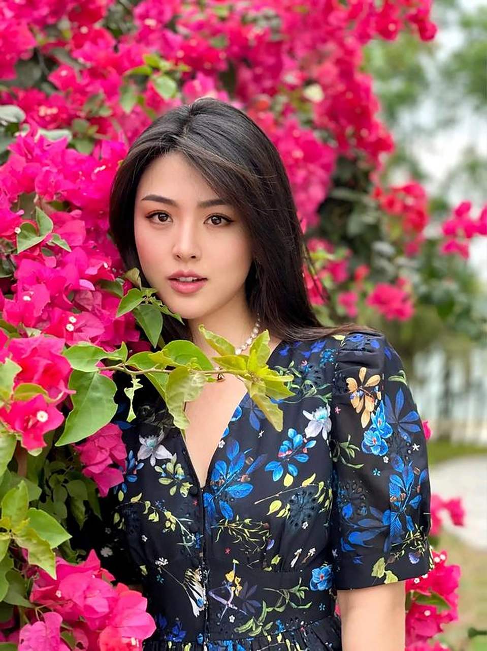 余薇薇大美女欣赏图,妩媚动人