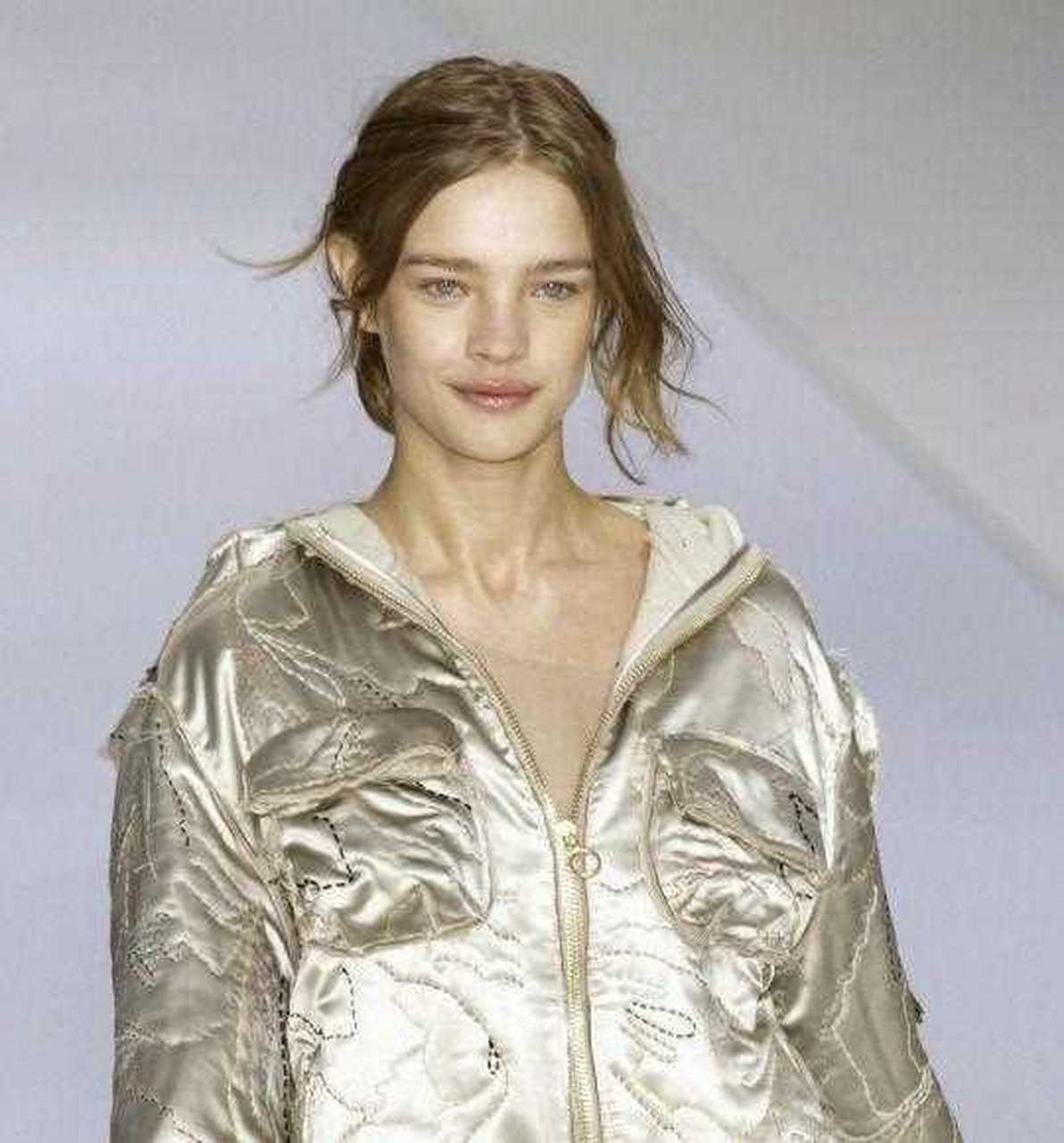 lv太子妃"水果娜"年轻时的容貌,和年岁渐长之后没多大差别,都是一张