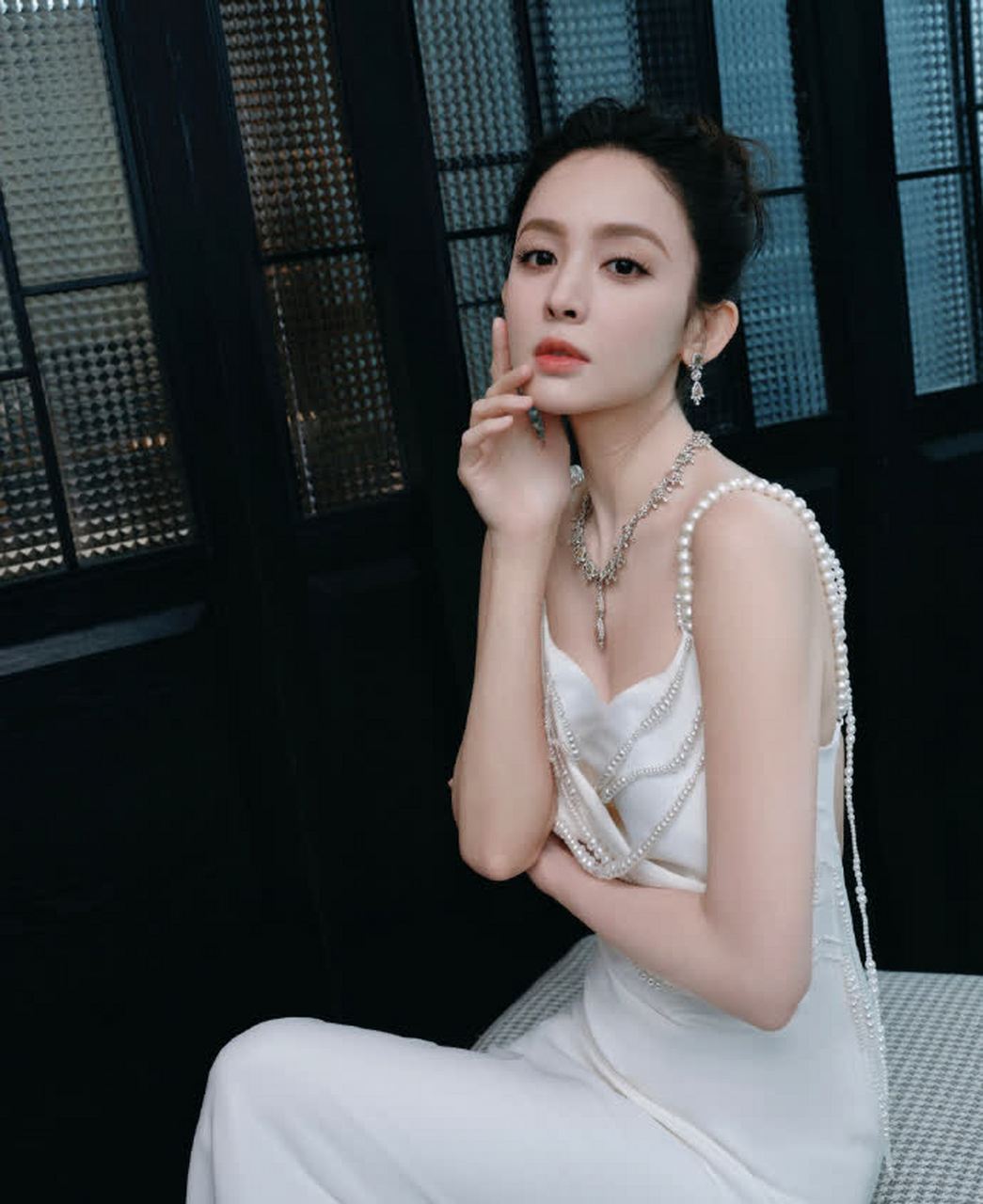 星闻#   古力娜扎:   白色的连衣裙搭配完美的身材,真的是太美了!